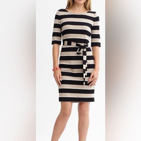 Striped Knit Tie-Waist Dress Tan Black Stretch V-Neck Short Sleeve Knee-Length S - Picture 7 of 7